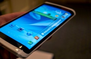 В октябре 2013 г. Самсунг представит смартфон с гибким дисплеем | Обзоры бытовой техники на gooosha.ru